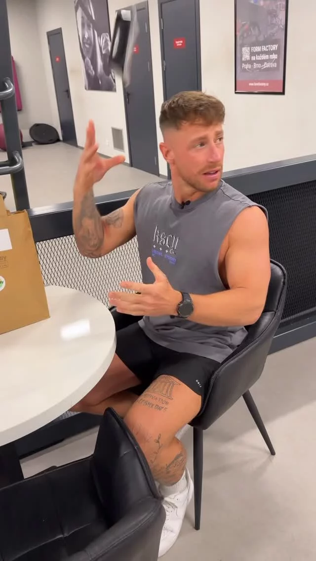 Chtěl kalorický deficit.
Jen ne až TAK doslova.

👉 S @myfoodly.cz půjde dieta snadno a s jídlem.
Kalorický deficit přesně podle vašeho přání – bez hladovění a bez přemýšlení.

👌🏼 Ty jen jíš. My počítáme.