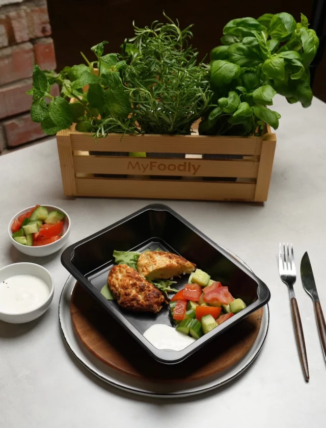 S MyFoodly je stravování nejen vyvážené, ale velmi chutné. 💚

Nabízíme programy na redukci hmotnosti, udržení kondice, nabírání váhy i speciální stravování pro sportovce – přesně podle tvých potřeb. 🍲🍅🥑