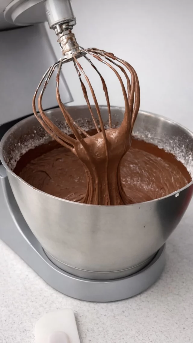 Slané i sladké. Pečivo i zákusky pro vás pečeme poctivě a s láskou - hezky od základu. 🥐🍞🍪

V MyFoodly se nemusíte bát žádných směsí z prášku. U nás vzniká všechno z kvalitních surovin a podle vlastních receptur. 🤍