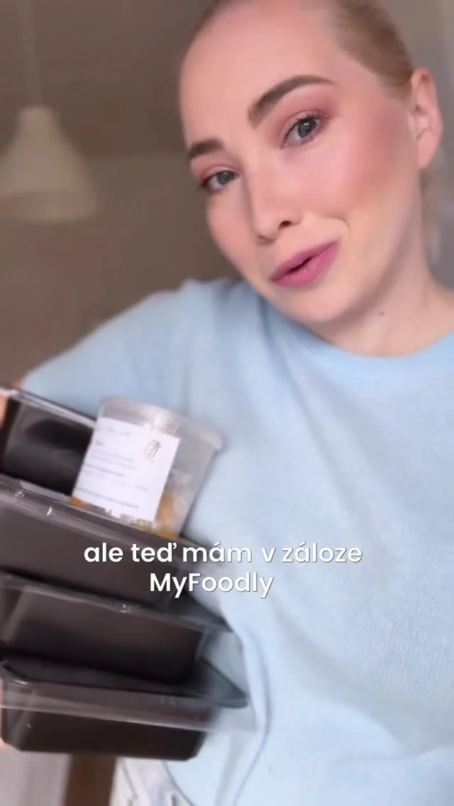 @marketavenena ví, co funguje 💚

Jako pracující máma dvou dětí potřebuje systém, ne stres. A přesně proto vsadila na krabičky od MyFoodly 👇🏼

✨ Jídla se nikdy neopakují
⏱️ Šetří čas, který patří práci i dětem
🥛 Má bezlaktózovou variantu

Protože když máš vyřešené jídlo, máš víc prostoru na to, na čem opravdu záleží. 💫