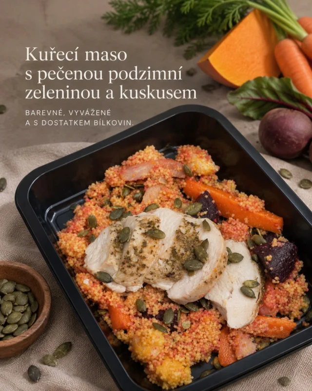 Podzim na talíři. 🍂

Kuřecí maso, kuskus a pořádná porce pečené sezónní zeleniny, dýně, mrkev, červená řepa… jednoduché suroviny, které spolu fungují skvěle.

Barevné, syté, plné chuti a samozřejmě s dostatkem bílkovin, na kterých si v MyFoodly zakládáme.

Protože vyvážené jídlo nemusí být složité. A už vůbec nemusí být nudné. 🤍

#myfoodly #podzimnitaliri #vyvazenejidlo