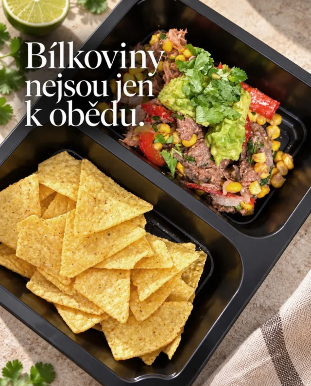 Bílkoviny nejsou jen o jednom hlavním jídle. 💚
Vaše tělo je potřebuje průběžně během celého dne. Pro udržení svalové hmoty, regeneraci i delší pocit sytosti.
V MyFoodly proto myslíme na dostatek bílkovin v každém jídle. Od snídaně až po večeři.
Protože kvalitní stravování není jen o kaloriích, ale především o tom, co svému tělu každý den dopřejete.
MyFoodly. Pro ty, kteří od jídla chtějí víc.